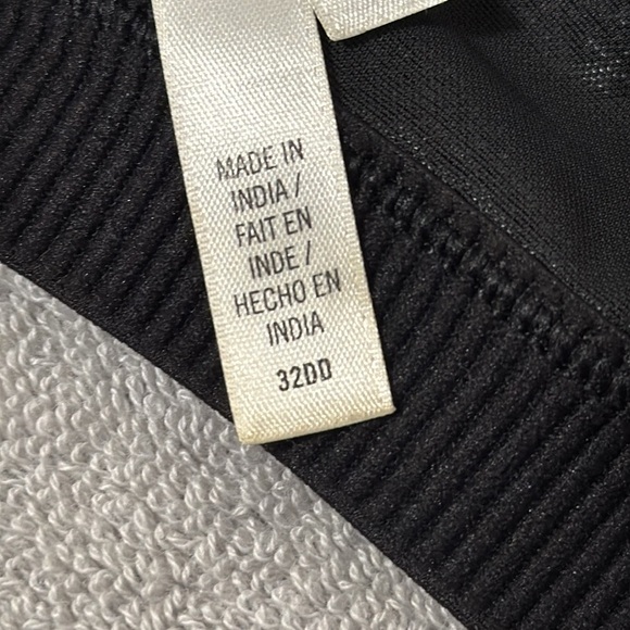 VSX sport bra 32DD Victoria secret’s high impact knock out front zip closure - Picture 6 of 10